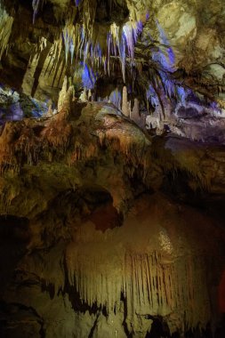 Prometheus Mağarası'nda karst taşları