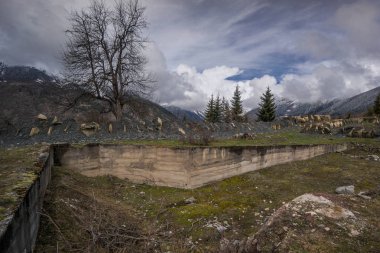gürcistan eski beton fundament