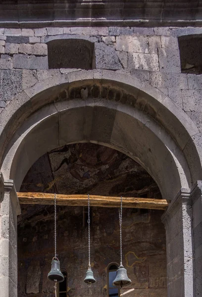 Antigo mosteiro do Cáucaso na cidade caverna vardsia — Fotografia de Stock