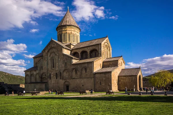 Swetizchoweli-Kathedrale an einem schönen sonnigen Tag — Stockfoto