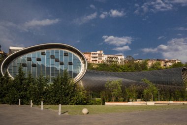 gürcistan modern tüp şeklinde inşaat