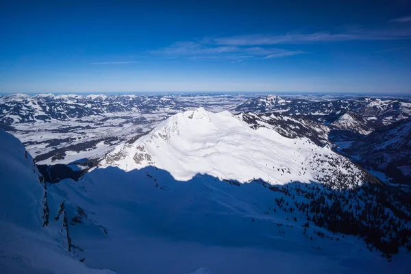 Alpes bávaros topo da montanha no inverno dia ensolarado — Fotografia de Stock