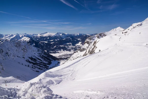 Вершина баварских Альп в зимнем Оберстдорфе — стоковое фото