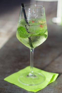 nane ile hugo kokteyl içecek