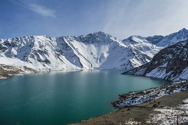 El Yeso 'yu Cajon del Maipo' da mumyala, turkuaz su, Los Andes, Şili