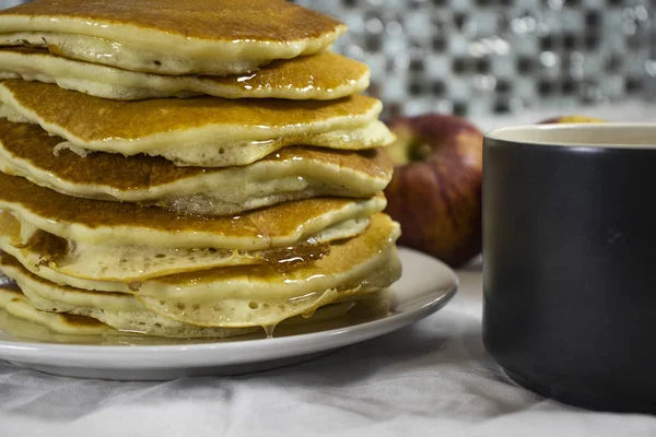 Amerikanische Pfannkuchen Pfannkuchen Sind Lecker Und Schnell Frühstück Mit Kakao — Stockfoto