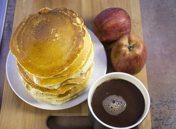 Amerikanische Pfannkuchen Pfannkuchen Sind Lecker Und Schnell Frühstück Mit Kakao — Stockfoto