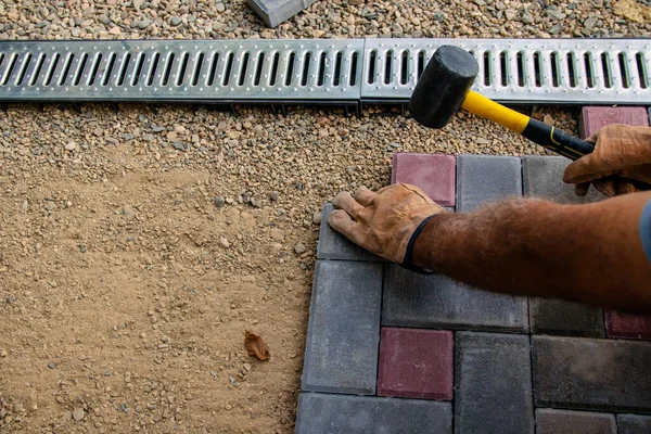 Installation Iron Drainage System Paving Slabs Close Iron Grating Sidewalk — Stock Photo, Image