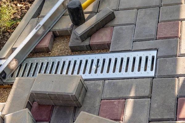 Gutter Gutter Drain Water Rain Sidewalk Installation Paving Slabs Drainage — Stock Photo, Image