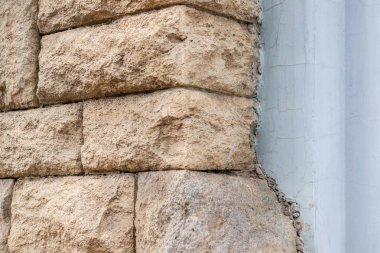 Islak yıpranmış tuğla açı görünümü kalıp duvar