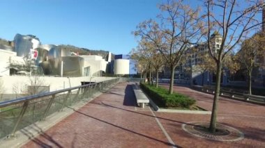 Dış görünümü Guggenheim Müzesi Bilbao, çağdaş sanat sergisi. İspanya