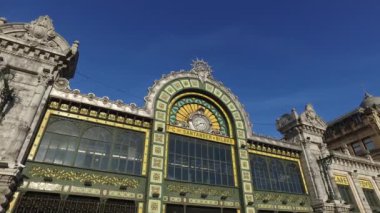Santander Tren İstasyonu giriş Bilbao. 01/25/2017. İspanya. Bask Ülkesi