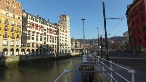 Bilbao Spanya Nın Ortasındaki Nervion Nehri Bakan Saraylar 2017 — Stok video
