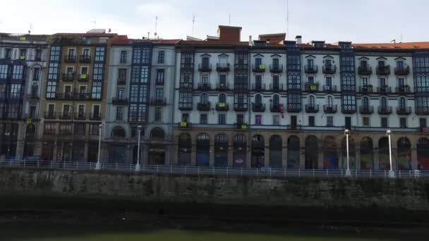 Palácios Com Vista Para Rio Nervion Centro Bilbau Espanha 2017 — Vídeo de Stock