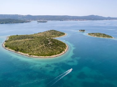 Havadan görünümü adanın severler, Otok Galesnnjak, adacık, rock kalp, Hırvatistan, adanın şeklinde. Otok za Zaljubljene, sevgi Adası olarak da adlandırılır. Torrette Belediyesi
