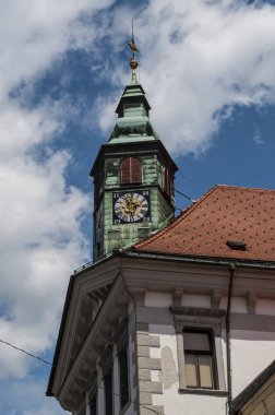 Slovenya, 24/06/2018: Ljubljana Belediye Binası (Mestna hia, Magistrat veya Rotov), geç 15. yüzyılda baş mimar Peter Bezlaj tarafından inşa Belediyesi koltuk görüntülemek