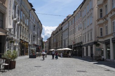 Slovenya, 24/06/2018: Ljubljana, nın başkenti şehir manzarası renkli ve süslü manzaralı evler tarihi merkezi, Art Nouveau mimari şaheserler