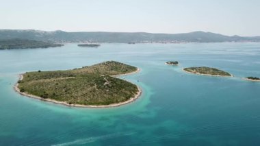 Havadan görünümü adanın severler, Otok Galesnnjak, adacık, rock kalp, Hırvatistan, adanın şeklinde. Otok za Zaljubljene, sevgi Adası olarak da adlandırılır. Torrette Belediyesi