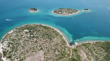 Havadan görünümü adanın severler, Otok Galesnnjak, adacık, rock kalp, Hırvatistan, adanın şeklinde. Otok za Zaljubljene, sevgi Adası olarak da adlandırılır. Torrette Belediyesi