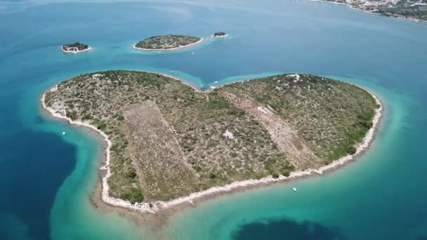 Luchtfoto Van Het Eiland Vorm Van Een Hart Kroatië Eiland — Stockvideo