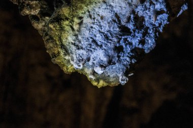 Hırvatistan, 26/06/2018: kaya oluşumları, sarkıt ve dikitler mağaralar, Barac (Baraceve spilje), içinde ilk 1699 kaydedildi yakınındaki Plitvice lakes bölgesinde Nova Krlja Köyü
