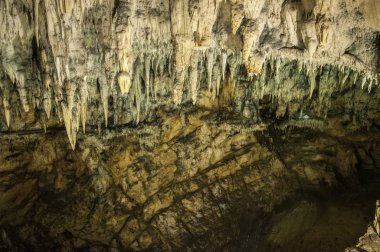 Hırvatistan, 26/06/2018: kaya oluşumları, sarkıt ve dikitler mağaralar, Barac (Baraceve spilje), içinde ilk 1699 kaydedildi yakınındaki Plitvice lakes bölgesinde Nova Krlja Köyü