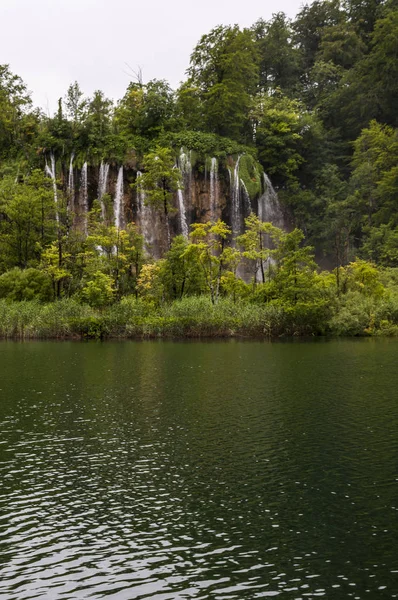 Kroatië 2018 Watervallen Bij Nationaal Park Plitvicemeren Één Van Oudste — Stockfoto