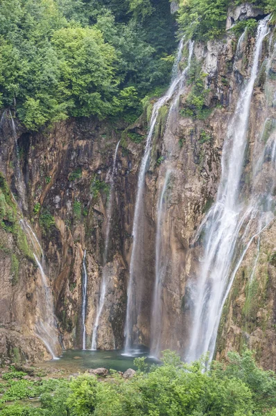 Kroatien 2018 Vattenfall Plitvice Lakes National Park Äldsta Parkerna Staten — Stockfoto