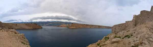 Croacia 2018 Tiempo Tormentoso Vista Una Torre Vigilancia Ruinas Con —  Fotos de Stock