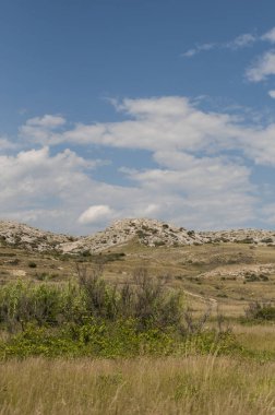 Hırvatistan, 30/06/2018: Adriyatik Denizi ve en uzun sahil şeridi ile bir yoldan panoramik pag Island Hırvat en büyük beşinci adanın kuzey sahil