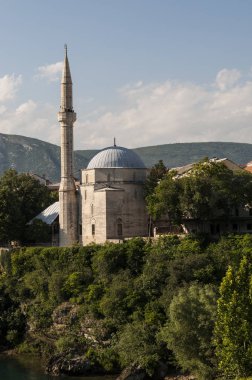 Bosna, 5/07/2018: Koski Mehmed Paşa Camii, Mostar ikinci büyük Camii ve bir en popüler turistik yerlerinden 1618 tamamlanan Osmanlı mimarisinin olağanüstü örnek