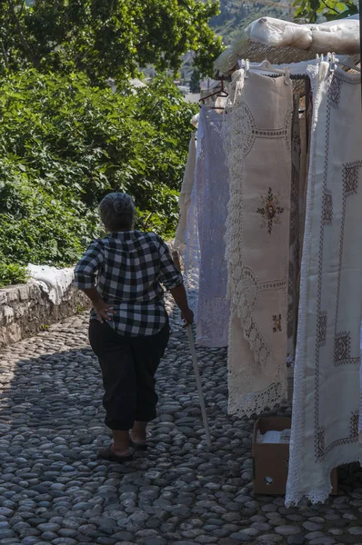 Bosnien Und Herzegowina Europa 2018 Eine Bosnische Alte Frau Verkauft — Stockfoto