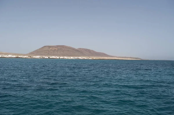 カナリア諸島 スペイン 2018 大西洋 グラシオーザ 主な列島のスカイラインのパノラマ ビュー島の Chinijo マイル ランサローテ島の北西の小さな島々 — ストック写真