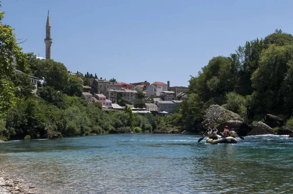 Mostar Bosnia Herzegovina 2018 Group People Rafting Transparent Waters Neretva — Stock Photo, Image