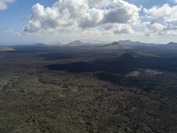 Luchtfoto Van Timanfaya Nationaal Park Panoramisch Uitzicht Vulkanen Bergen Wijngaarden — Stockfoto