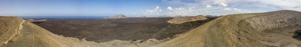 Flygfoto Över Timanfaya Nationalpark Panoramautsikt Över Vulkaner Berg Vingårdar Terräng — Stockfoto