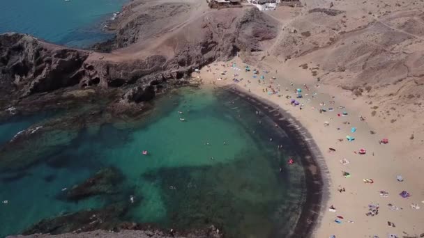 Vista Aérea Das Margens Irregulares Praias Lanzarote Espanha Canário Estradas — Vídeo de Stock