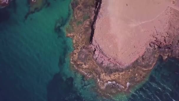 Повітряний Вид Зазублені Береги Пляжі Лансароте Іспанія Канарські Острови Дороги — стокове відео