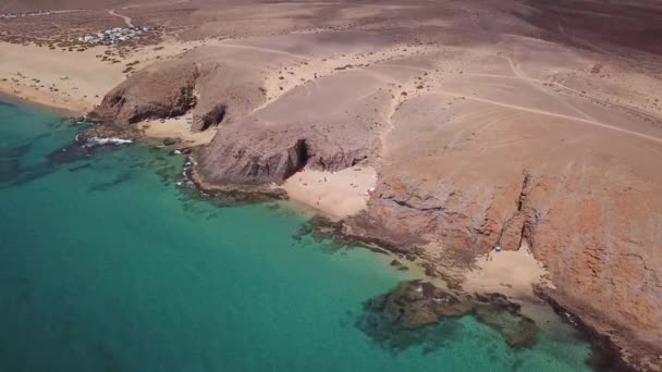 Αεροφωτογραφία Των Ακανόνιστων Ακτών Και Παραλιών Του Lanzarote Ισπανία Canary — Αρχείο Βίντεο