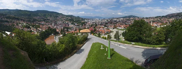 Bosnia Herzegovina 2018 Vista Aérea Del Horizonte Capital Sarajevo Rodeada —  Fotos de Stock
