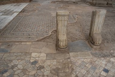 Pamukkale, Türkiye: Laodicea Kilisesi Güney nave katında mozaikler, Lycus Nehri üzerinde Antik şehir, Vahiy kitabında adıyla ele Asya 'nın yedi kiliselerinden biri