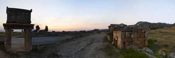 Turquía 2019 Tumbas Del Siglo Necrópolis Norte Hierápolis Ciudad Santa —  Fotos de Stock