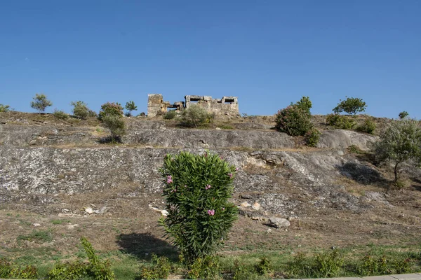 トルコ ヒエリアポリス 聖都市 の北ネクロポリスの1世紀と2世紀の墓 パムッカレの近くにある古典的なクリギアの温泉に位置する古代都市 — ストック写真