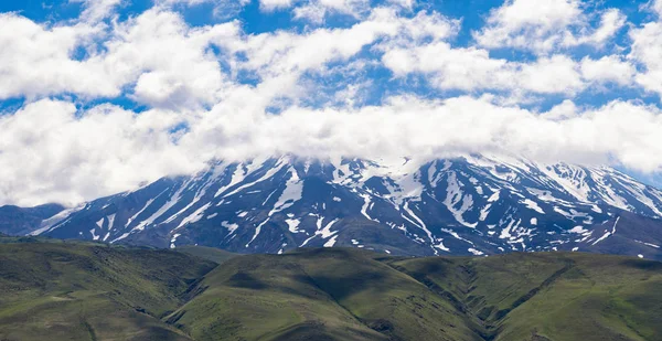 Turkey, Middle East: breathtaking view of Mount Ararat, Agri Dagi, the highest mountain in the extreme east of Turkey accepted in Christianity as the resting place of Noah\'s Ark, a snow-capped and dormant compound volcano