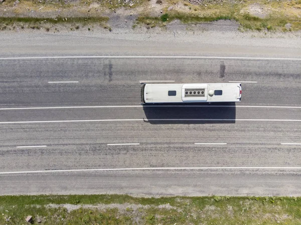 Vista Aérea Autobús Una Carretera Alta Velocidad Con Dos Carriles —  Fotos de Stock