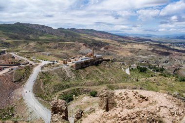 Doğubayazıt, Türkiye, Orta Doğu: İshak Paşa Sarayı, 1685-1784 yılları arasında osmanlı döneminde inşa edilmiş yarı yıkık bir saray ve idari kompleks, günümüze ulaşan tarihi Türk saraylarının birkaç örneğinden biri.
