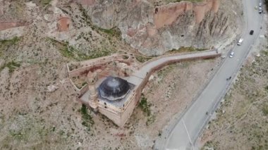 Eski Bayezid Camii'nin havadan görünümü, İshak Paşa Sarayı, Doğubayazıt mahallesi yakınında bulunan cami. Türkiye, Asya. Eski Beyazıt Kalesi ve Camii