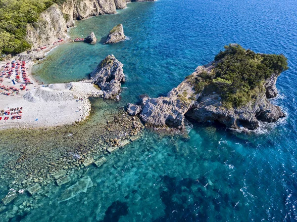 Aerial View Sveti Nicola Budva Island Montenegro Hawaii Beach Umbrellas — Stock Photo, Image