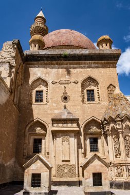 Doğubayazıt, Türkiye, Orta Doğu: İshak Paşa Sarayı'nın türbesi ve ana kubbesi ile avlu, Osmanlı döneminin yarı yıkık saray (1685-1784), ülkenin en görkemli tarihi yapılarından biri