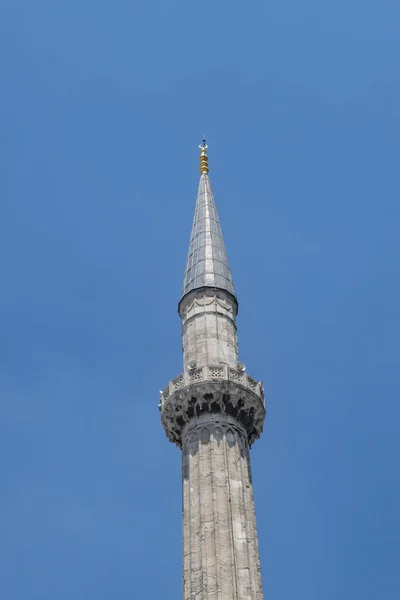 土耳其伊斯坦布尔 著名的前希腊东正教基督教宗法大教堂Hagia Sophia的尖塔之一 后成为奥斯曼帝国清真寺 现为拜占庭建筑的缩影 — 图库照片